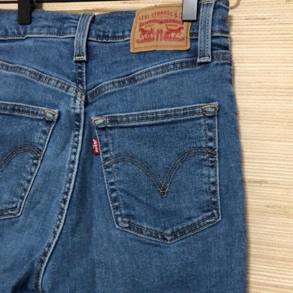 Levi's Blue Women's Ribcage Bootcut Jeans size 26 - Picture 6 of 10